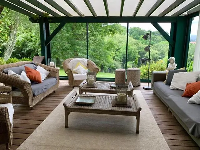 Villa Mendiondo à Ustaritz 0*,  France